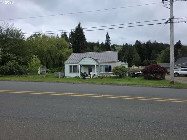 1305 Park Ave, Raymond, WA 98577