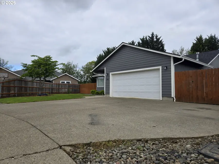 1513 Farrah Ct, Sutherlin, OR 97479 - #2