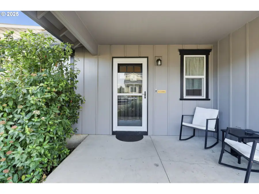 967 E 16th St, Lafayette, OR 97127 - Image #2