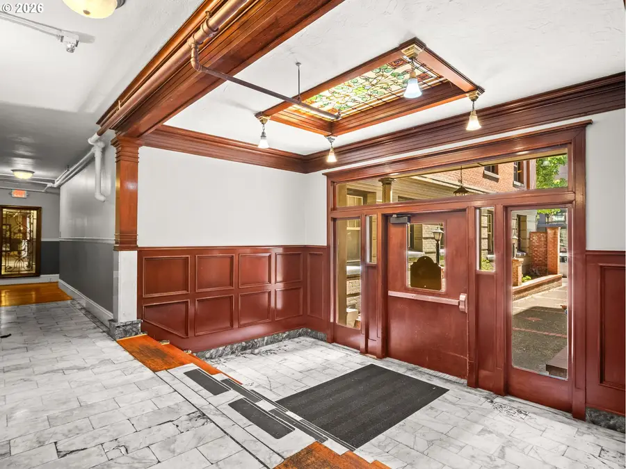 2109 NW Irving St #411, Portland, OR 97210 - #2