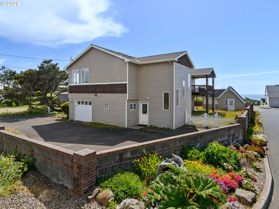 539 SW Park St, Newport, OR 97365 - #3