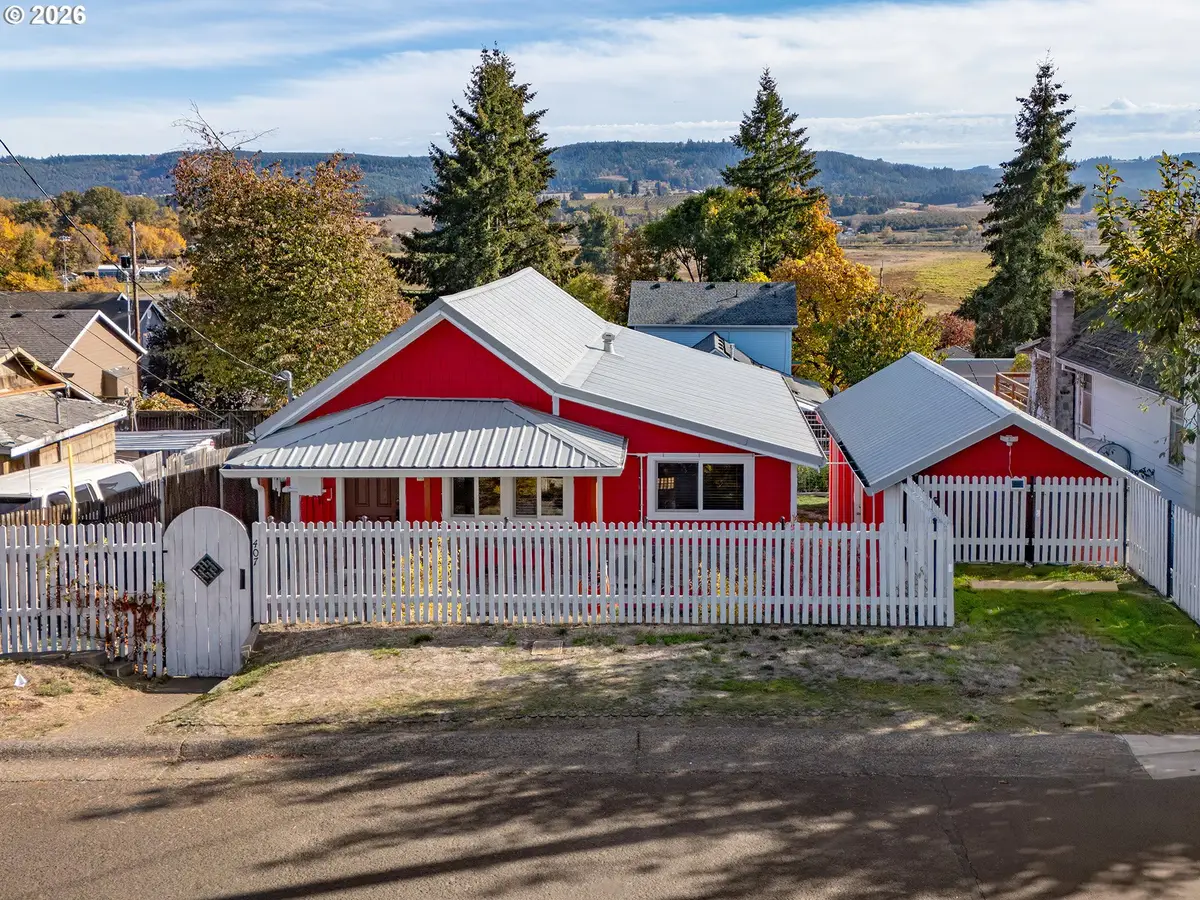 407 3rd St, Gaston, OR 97119 - #1