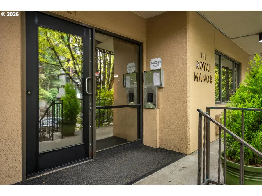 2021 SW Main St #32, Portland, OR 97205 - #2