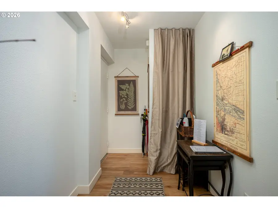 2021 SW Main St #32, Portland, OR 97205 - #3