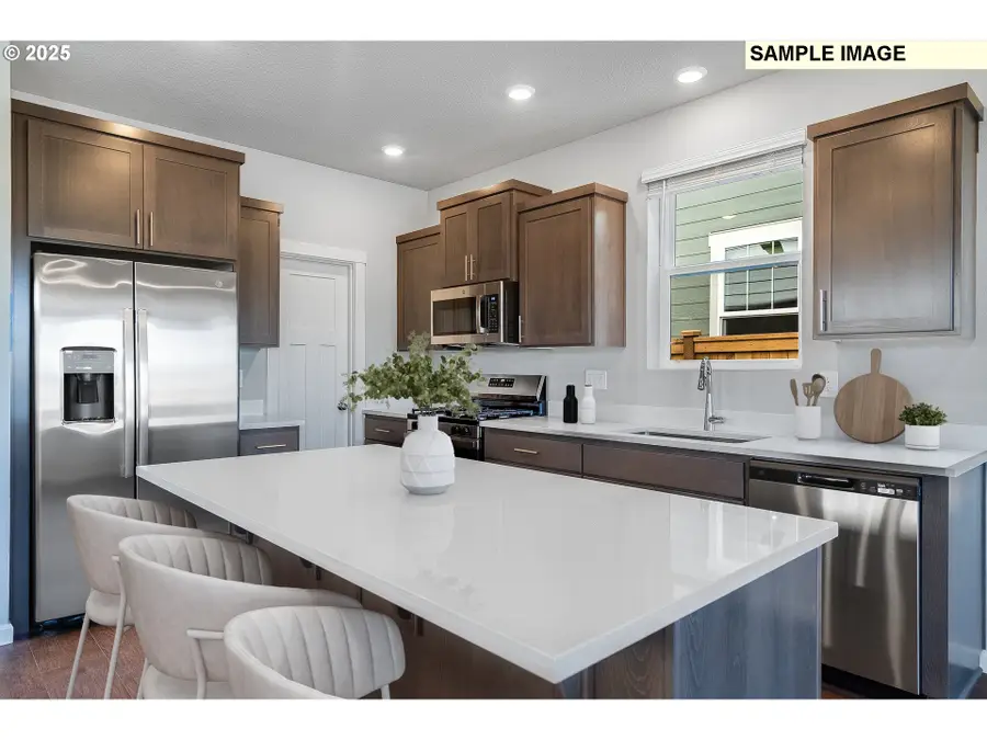 8291 SE Crescent Dr, Hillsboro, OR 97123 - Image #2