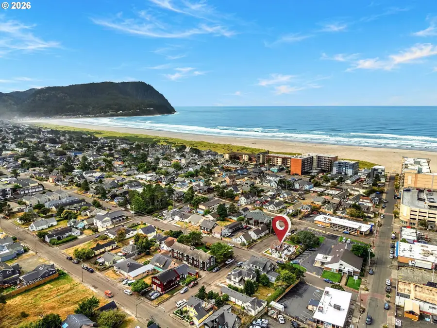 380 S Edgewood St, Seaside, OR 97138 - #2