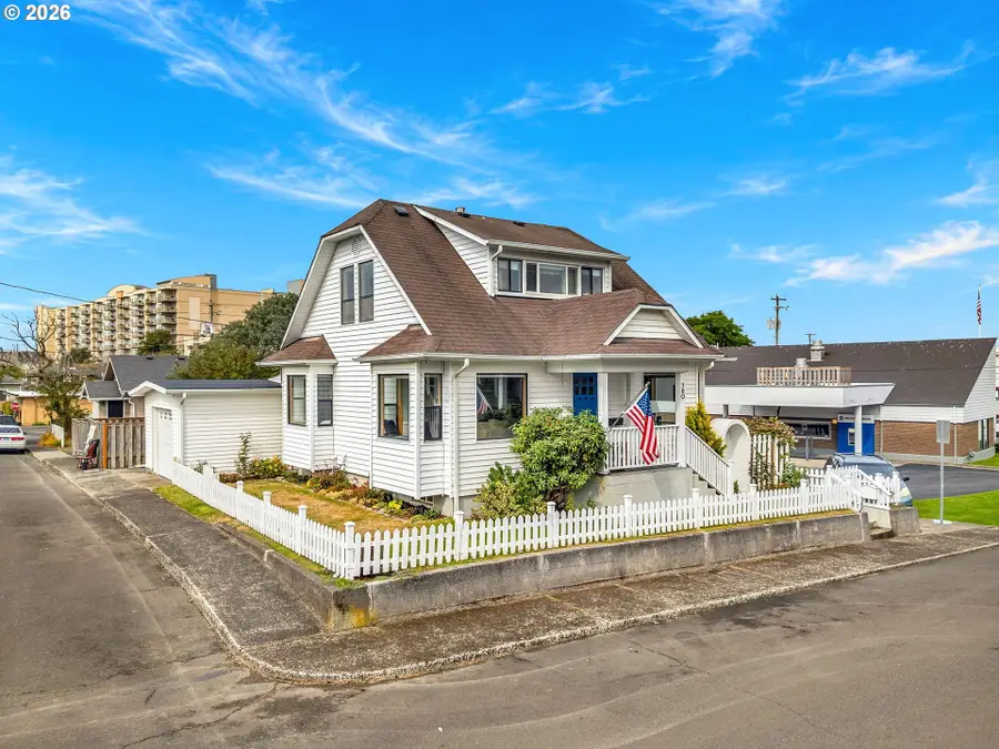 380 S Edgewood St, Seaside, OR 97138 - #3