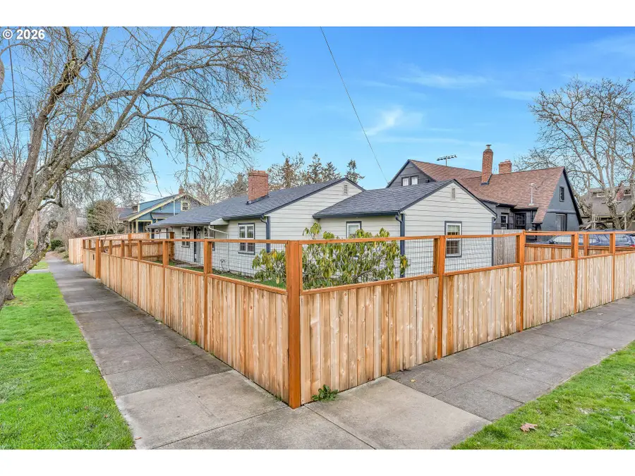 8516 N Calhoun Ave, Portland, OR 97203 - Image #2