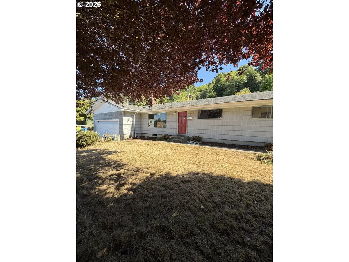 891 Rowe St, Reedsport, OR 97467 - #1