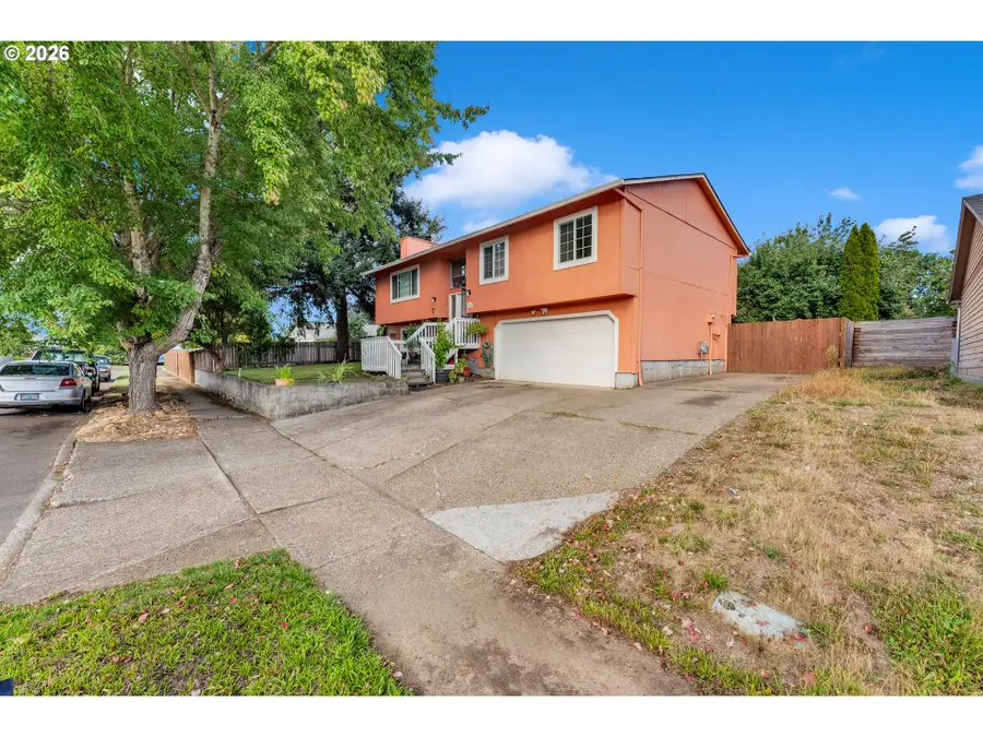 212 S 21st Ave, Cornelius, OR 97113 - #2