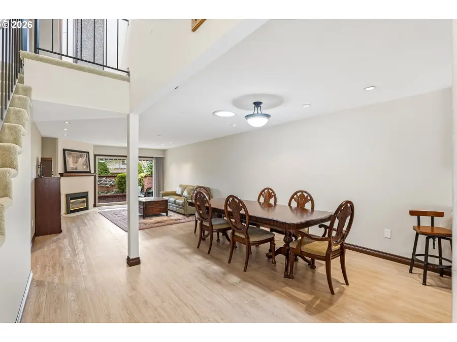 10290 SW Greenleaf Ter, Tigard, OR 97224 - #3