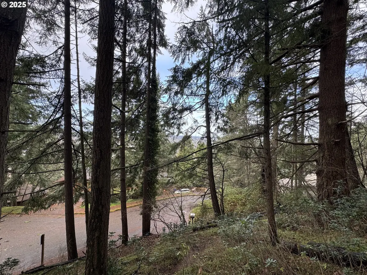 3605 Emerald St, Eugene, OR 97405 - Image #1