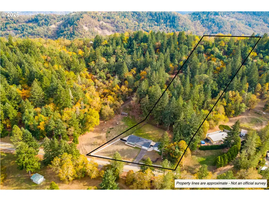 1646 San Souci Dr, Roseburg, OR 97471 - #2