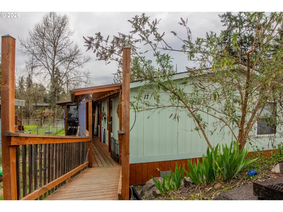 1530 Tamarack St, Sweet Home, OR 97386 - #2