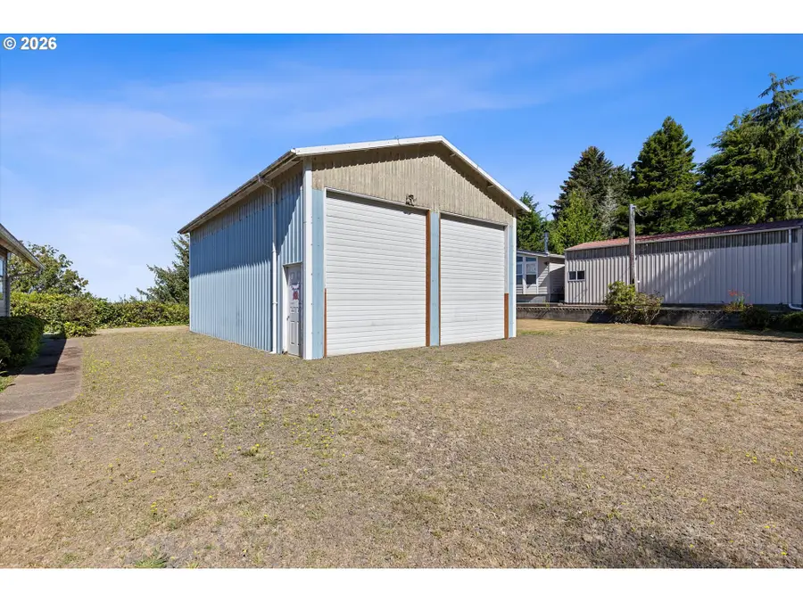 14301530163 S Wells Dr, Lincoln City, OR 97367 - #3