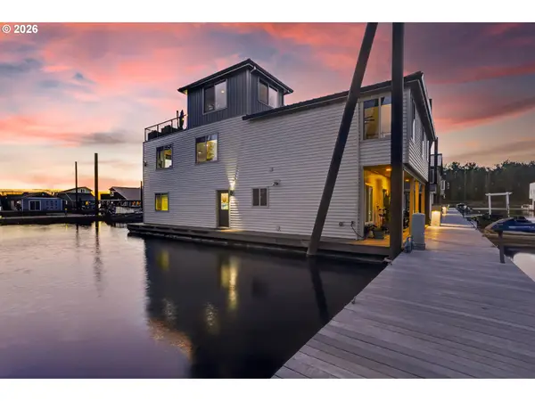 18525 NE Marine Dr. #E3, Portland, OR 97230