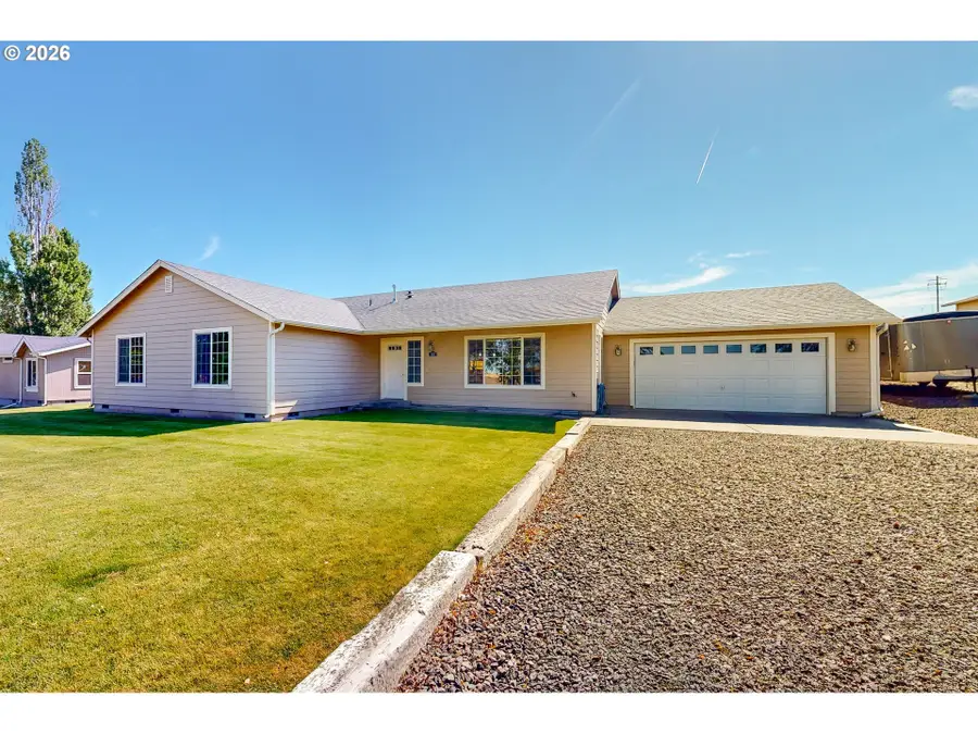 107 S Hill St, Weston, OR 97886 - #2