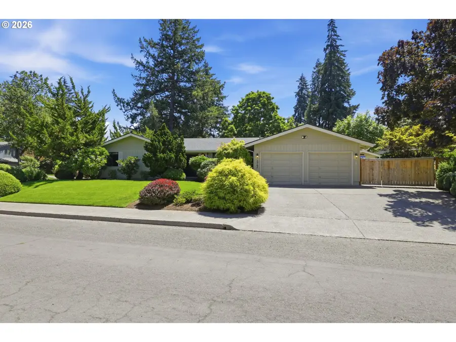 1761 Russet Dr, Eugene, OR 97401 - #3