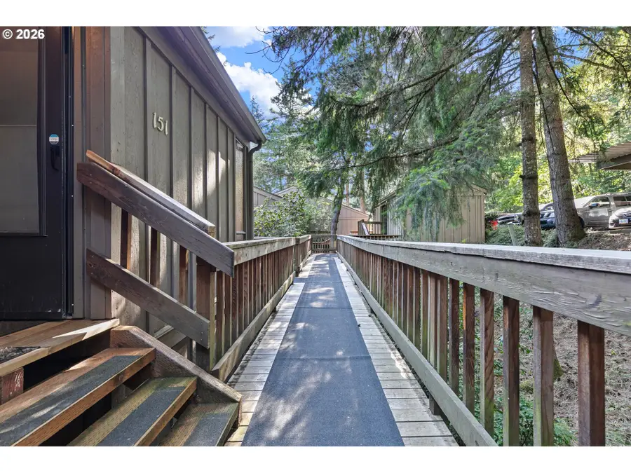 151 Treehill Loop, Eugene, OR 97405 - #2