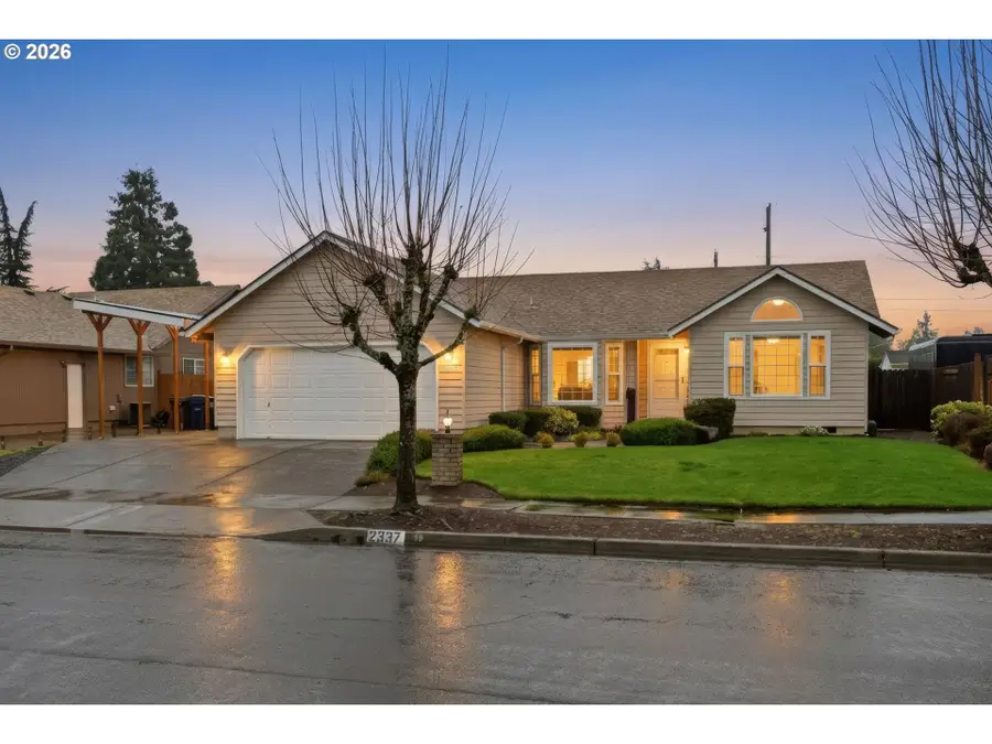 2337 Loch Dr, Springfield, OR 97477 - #2