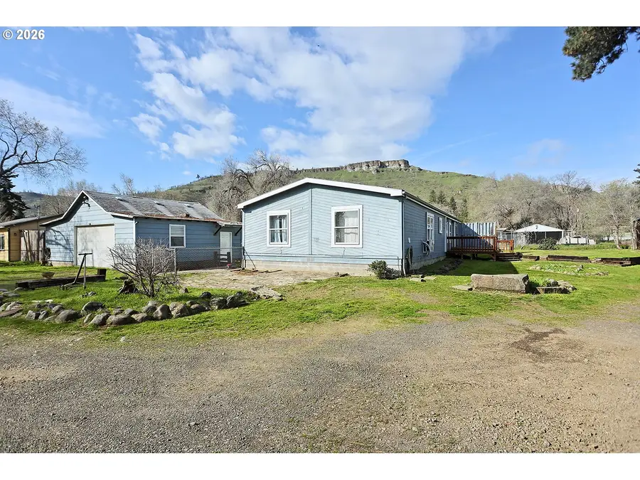 1043 Irvine St, Chenoweth, OR 97058 - #2