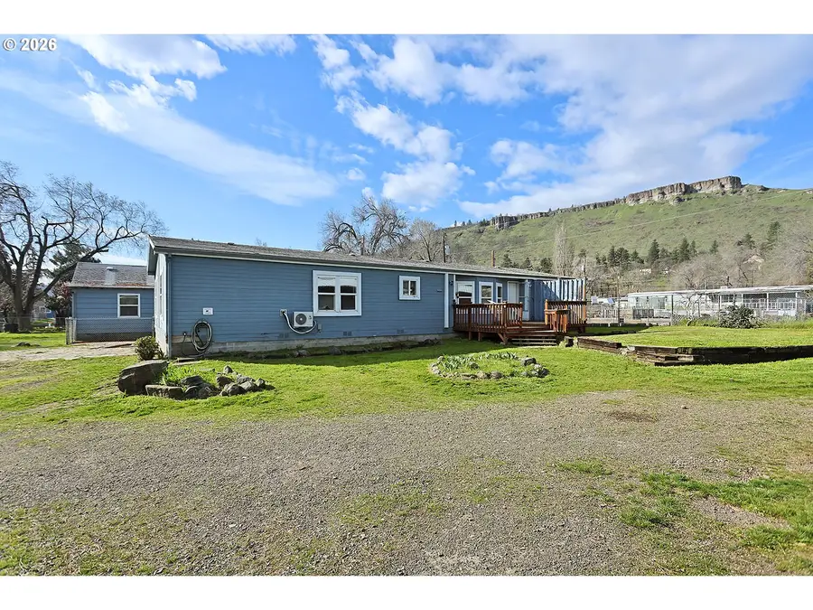 1043 Irvine St, Chenoweth, OR 97058 - #3