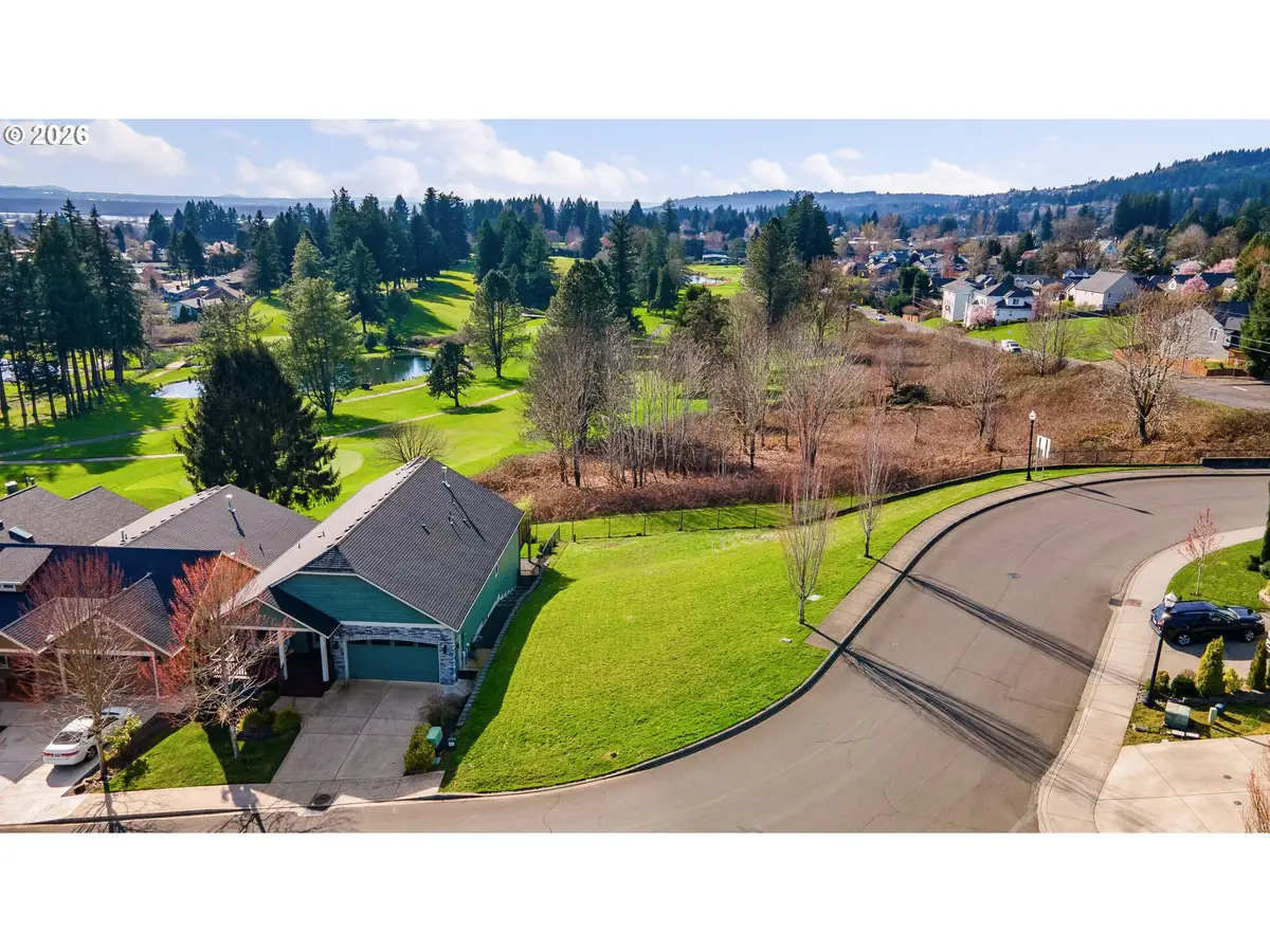 925 Fairway Dr, Washougal, WA 98671 - #1