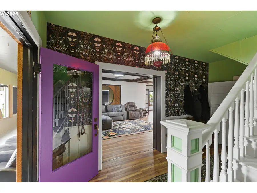 228 S Empire Blvd, Coos Bay, OR 97420 - #3
