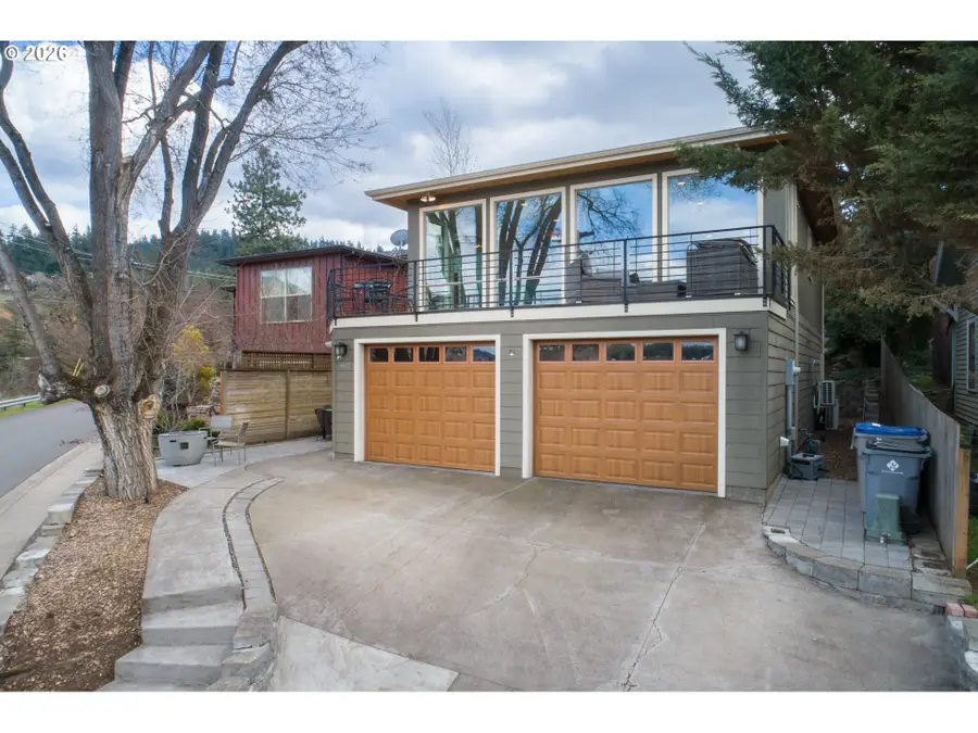 402 Bluff Rd, Hood River, OR 97031 - #3