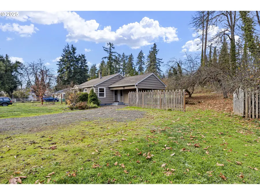 39115 Jasper Lowell Rd, Fall Creek, OR 97438 - Image #2