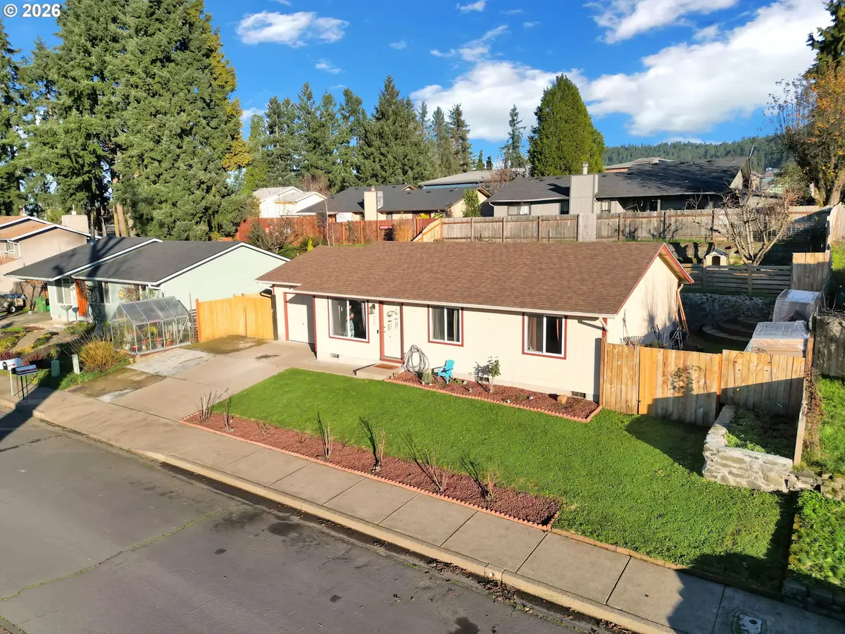 1336 S 7th St, Cottage Grove, OR 97424 - #1