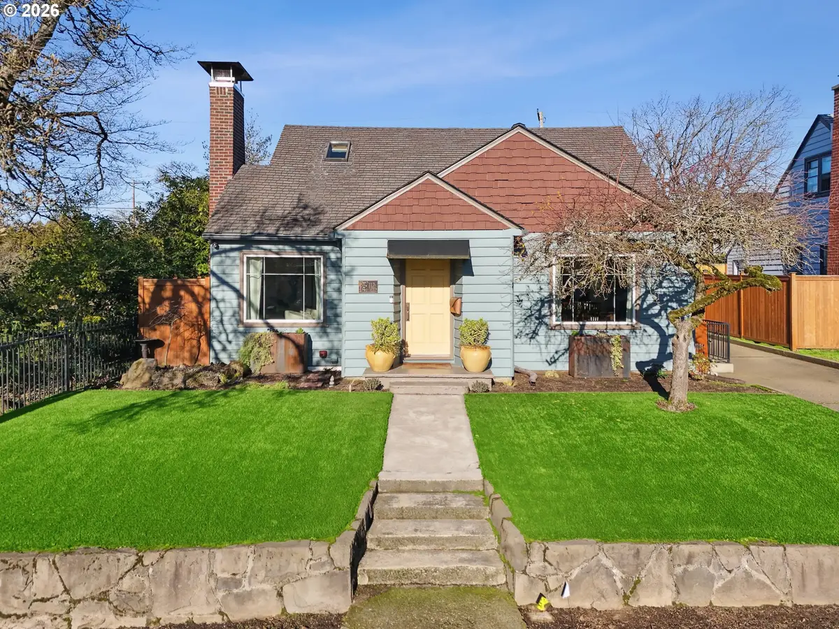 112 W 35th St, Vancouver, WA 98660 - #1