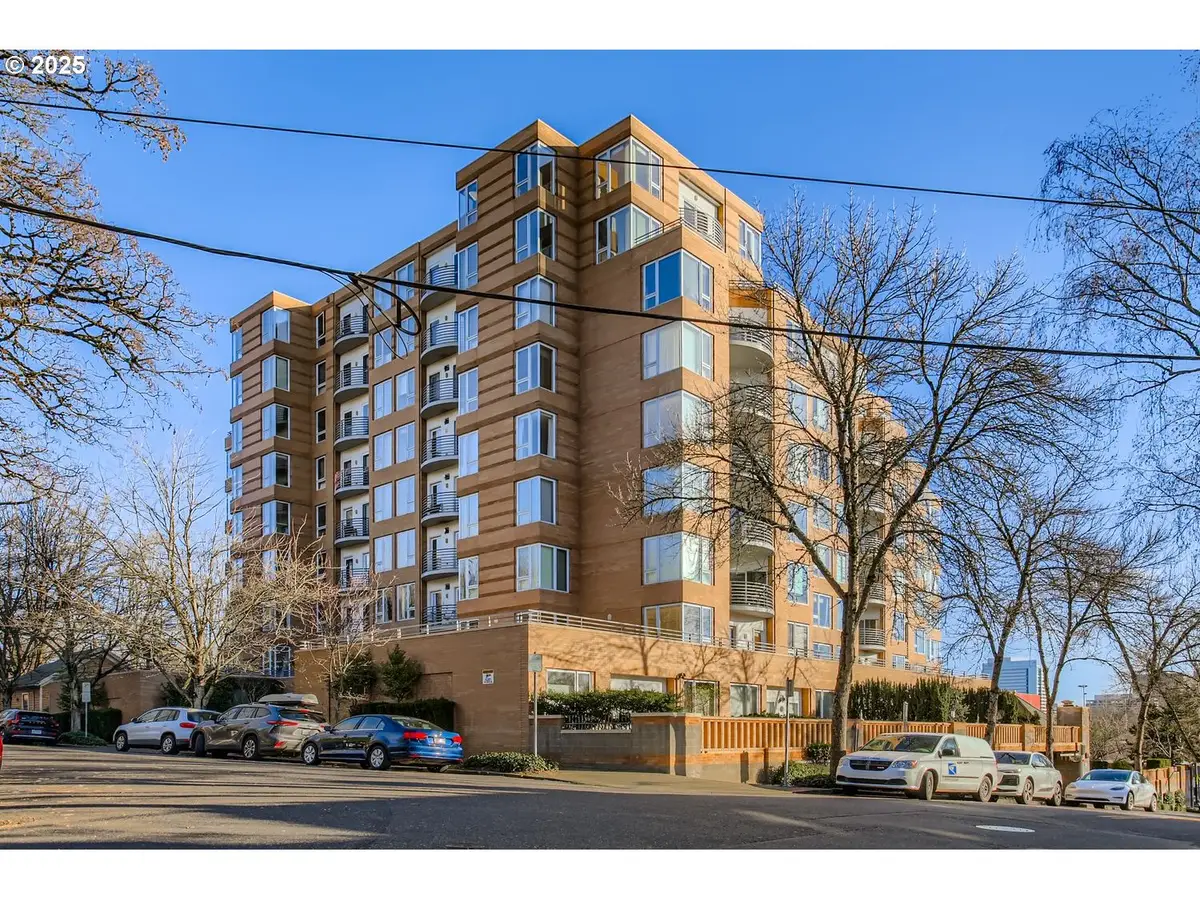 1132 SW 19th Ave #801, Portland, OR 97205 - Image #1
