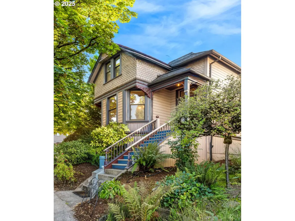 3635 S Corbett Ave, Portland, OR 97239 - Image #1