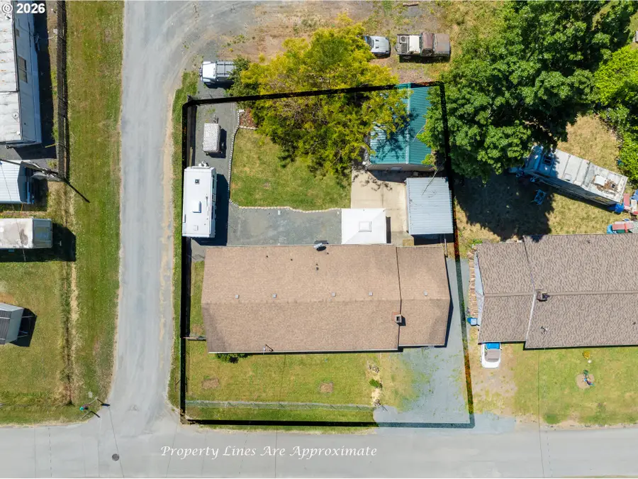 321 W Date St, Powers, OR 97466 - #3