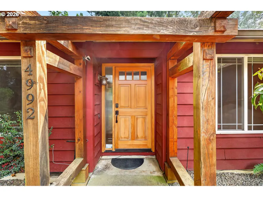 4992 SW Evelyn St, Portland, OR 97219 - #2