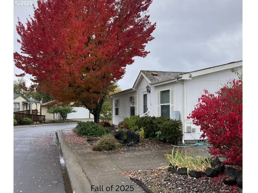 204 Trout Loop, Roseburg, OR 97471 - #2