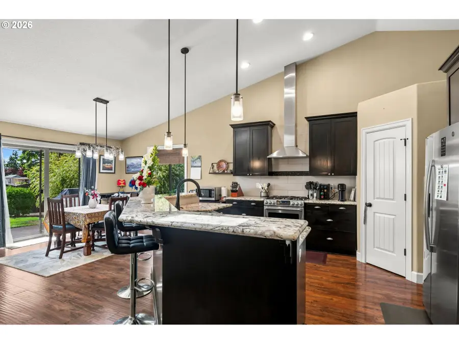 367 Yellowwood St, Junction City, OR 97448 - #2
