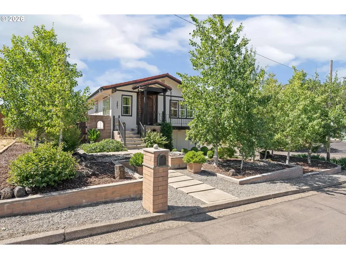 1861 NW Finch Ct, Roseburg, OR 97471 - #1