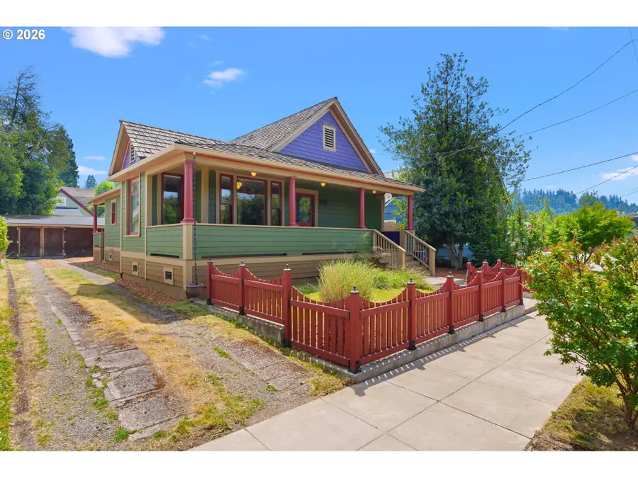 806 Washington St, Oregon City, OR 97045 - #2