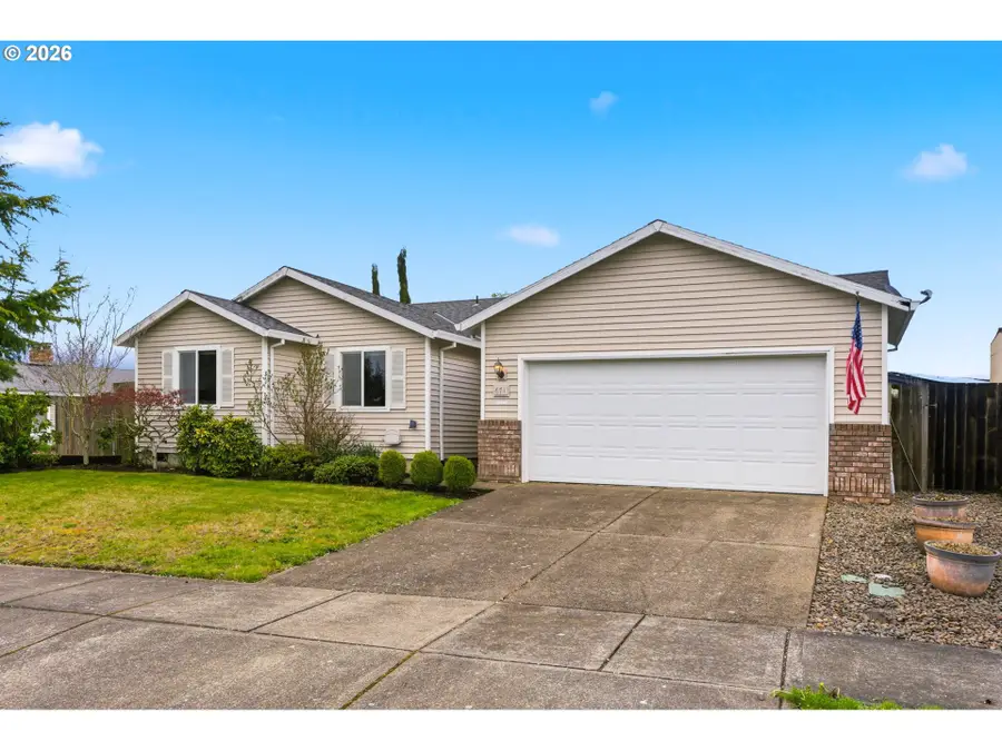 671 Mary Dr, Molalla, OR 97038 - #2