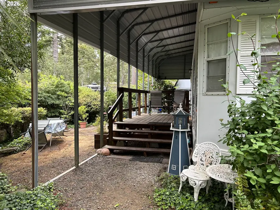 112 Sailor Ln, Florence, OR 97439 - #3