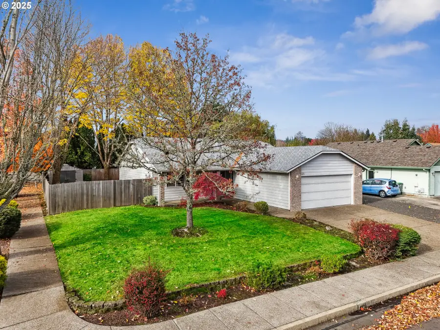 591 SW Filbert St, McMinnville, OR 97128 - Image #2