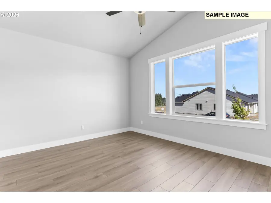 656 NE Trillium Dr, Estacada, OR 97023 - #3