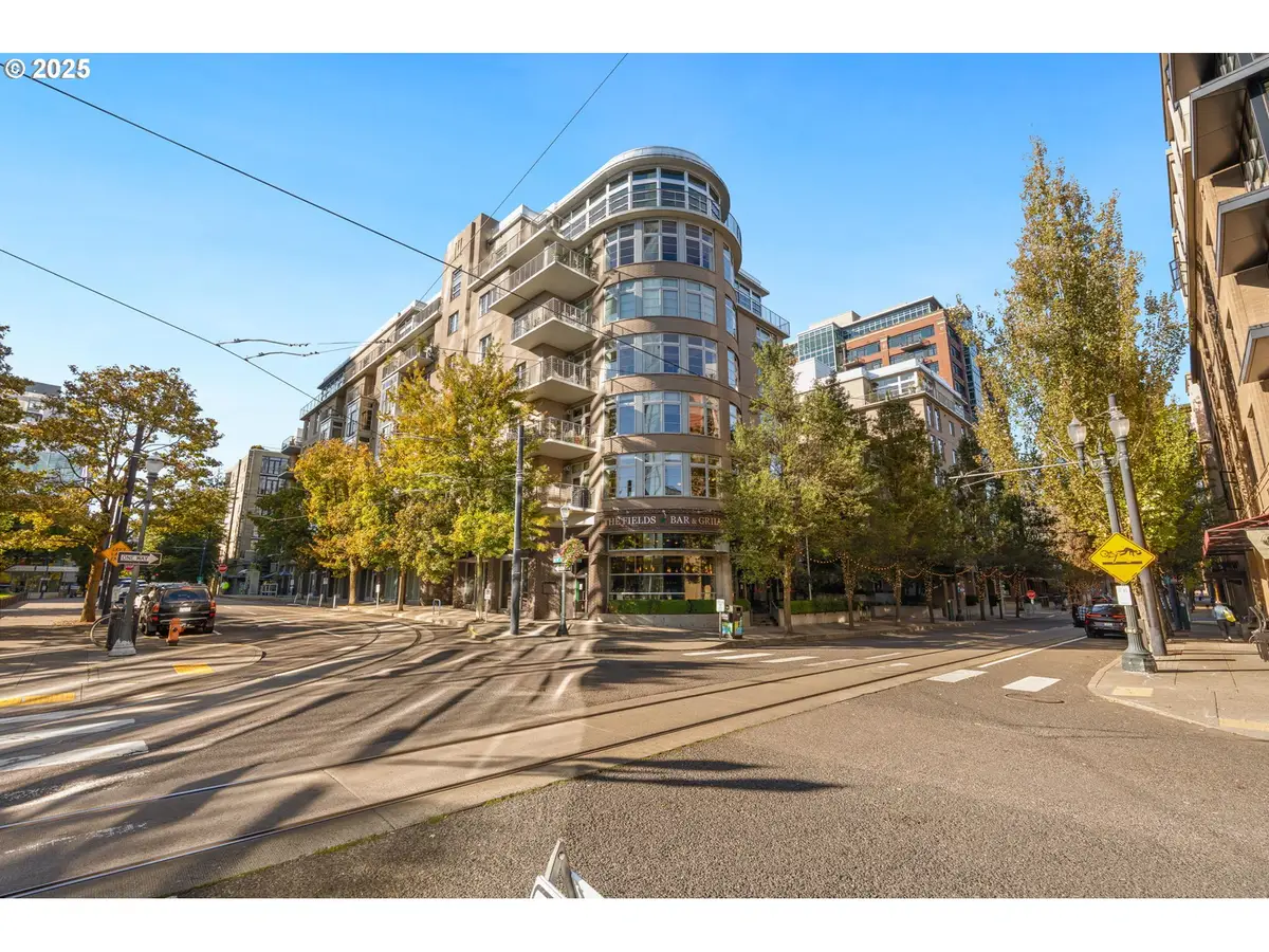 1130 NW 12th Ave #214, Portland, OR 97209 - Image #1