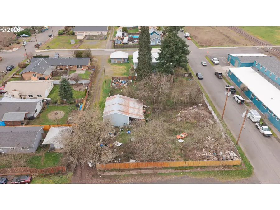 122 S 12th Ave, Cornelius, OR 97113 - #2