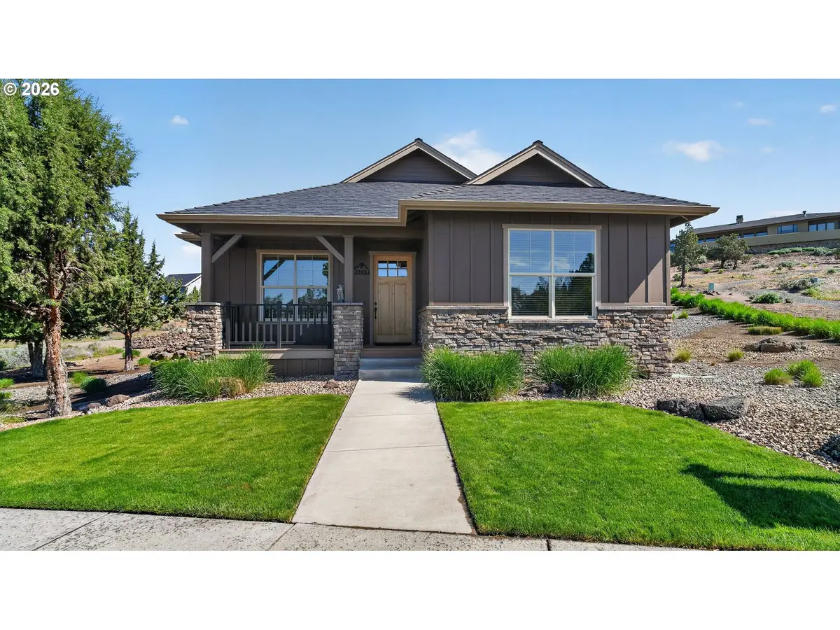 1202 SE Yarrow Ave, Madras, OR 97741 - #1