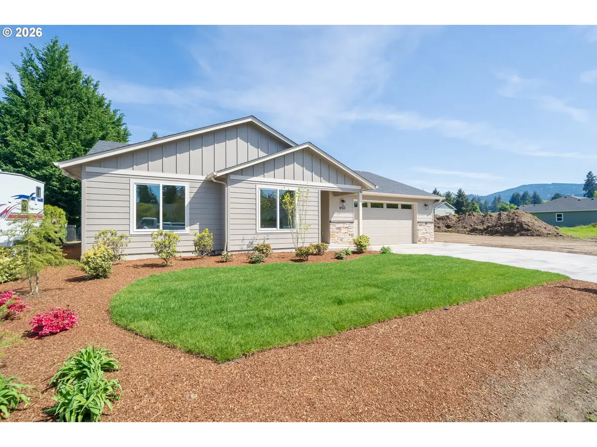 950 6th St, Lyons, OR 97358 - #1