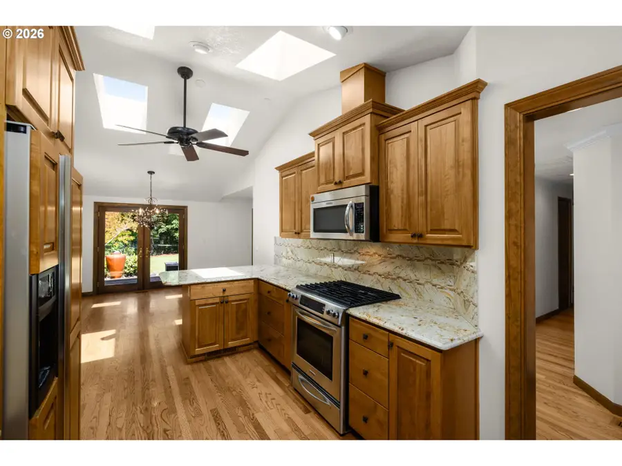 1066 NE 6th Dr, Hillsboro, OR 97124 - #2
