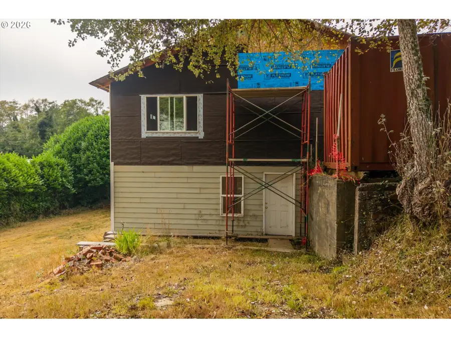 1005 Yew Ave, Coos Bay, OR 97420 - #3